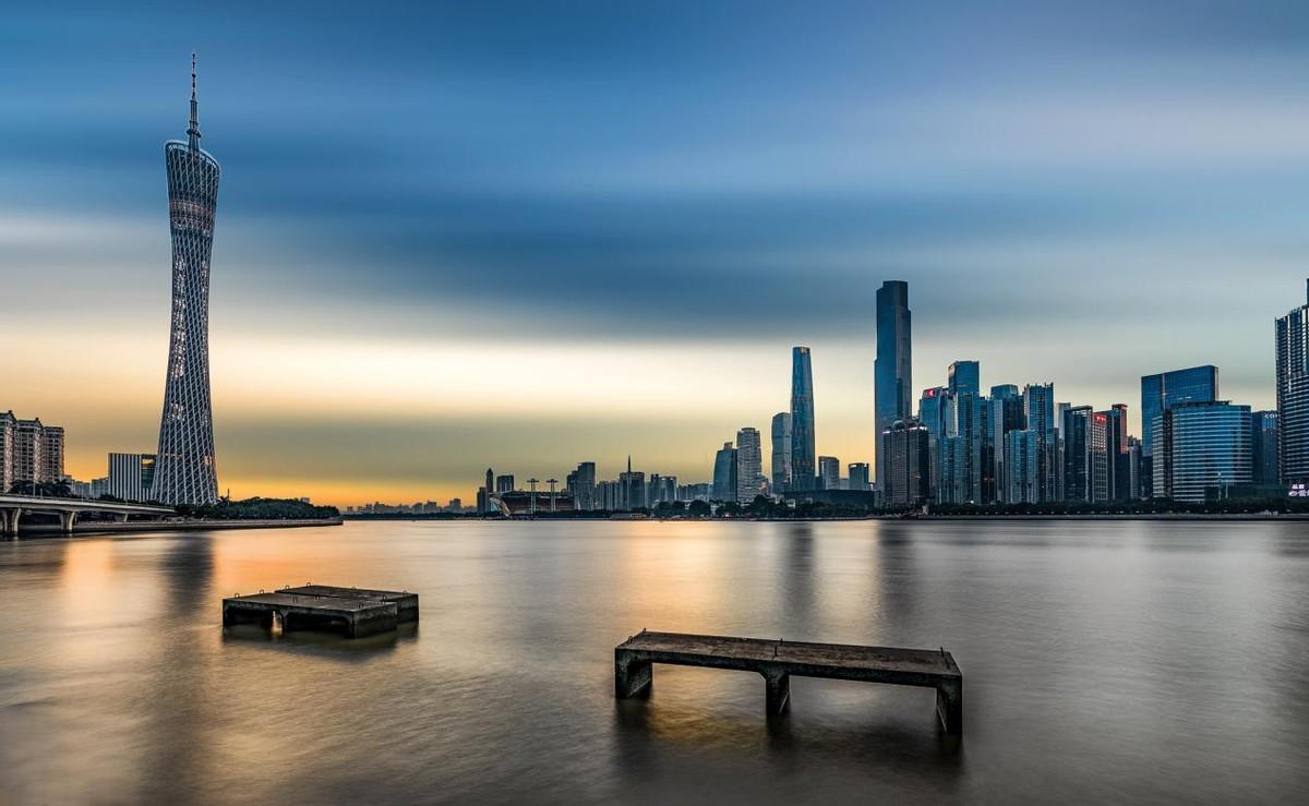 广东盛会，尊敬嘉宾与挚友共聚一堂